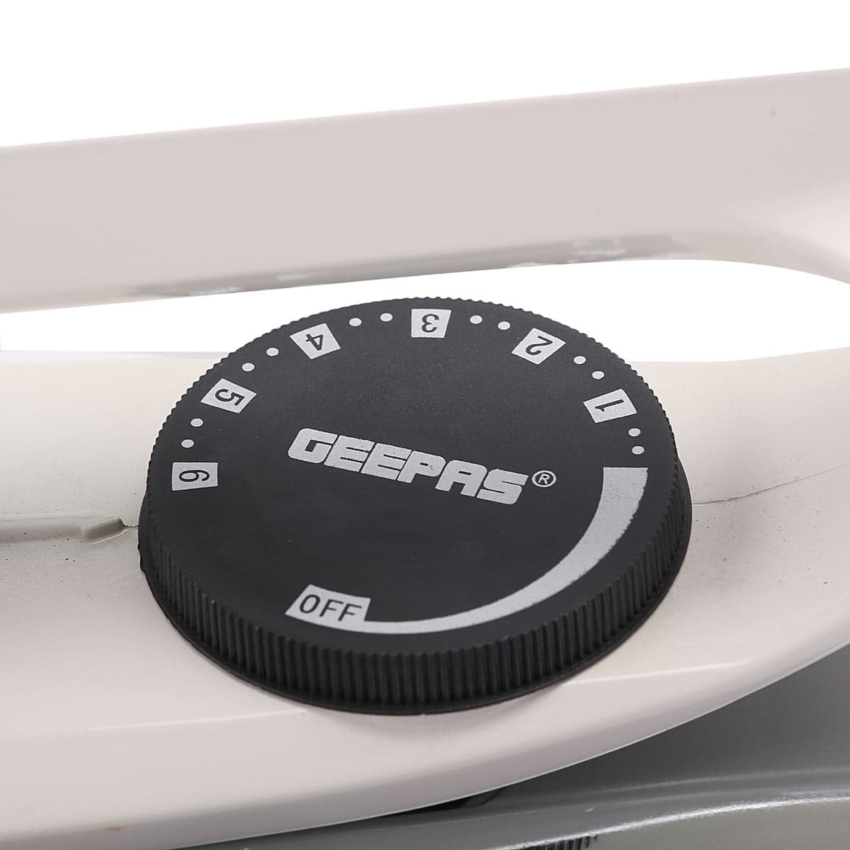 Geepas Dry Iron Nonstick